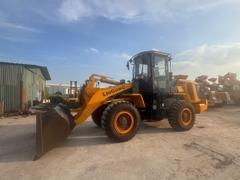 Xúc lật cũ LIUGONG 835H–Gầu 2,3 khối–Đời 2020 Máy hoạt động ít, như mới