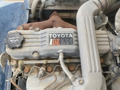 Xe nâng dầu 2 tấn TOYOTA 5FD20 số sàn Nhập Nhật giá rẻ