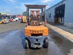 Xe nâng dầu 2 tấn TOYOTA 5FD20 số sàn Nhập Nhật giá rẻ