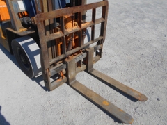 Xe nâng dầu 2,5 tấn TOYOTA 5FD25 số sàn, gật gù (lật đổ) Nhập Nhật