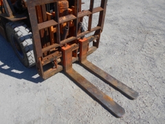 Xe nâng dầu 2,5 tấn TOYOTA 5FD25 số sàn, gật gù (lật đổ) giá rẻ