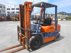 Xe nâng dầu 2,5 tấn TOYOTA 5FD25 số sàn cực chất. Xe nhập khẩu giá tốt