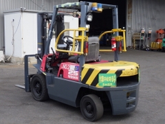 Xe nâng dầu 2,5 tấn NISSAN FJ02M25 số sàn, dịch giá cực chất