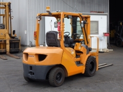 Xe nâng 3 tấn KOMATSU FD30T-16 số tự động, dịch càng Nhập Nhật cực đẹp