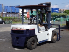 Xe nâng dầu 4 tấn KOMATSU FD40-5 số sàn, dịch giá, lốp kép Nhập Nhật