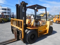 Xe nâng 6 tấn TCM FD60Z7 số tự động, dịch càng nhập khẩu từ Nhật Bản