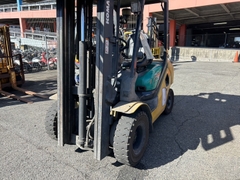 Xe nâng 2,5 tấn Komatsu FD25T-16 chui cont, kẹp vuông nhập Nhật