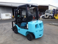 Xe nâng 2,5 tấn chui container, dịch giá SUMITOMO 11FD25PAXI98D đời 2012