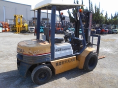 Xe nâng Nhật bãi Komatsu FD25-11 số sàn, gật gù, lốp kép, máy đen cực chất