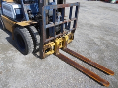Xe nâng Nhật bãi Komatsu FD25-11 số sàn, gật gù, lốp kép, máy đen cực chất