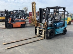 Xe nâng 2.5 tấn SUMITOMO 11FD25PAXI98D số tự động, dịch càng đời cao