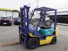 Xe nâng cũ 1,5 tấn Komatsu FD15C-16 số sàn