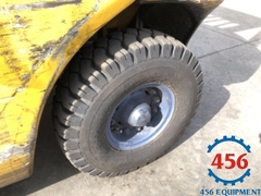 Xe nâng cũ 2,5 tấn Komatsu FD25C-15 số sàn
