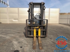 Xe nâng cũ 2,5 tấn Komatsu FD25C-15 số sàn