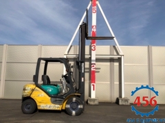 Xe nâng cũ 2,5 tấn Komatsu FD25C-15 số sàn