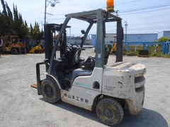 Xe nâng dầu cũ 2.5 tấn Nissan Y1F2A25 số tự động đời 2009