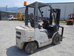 Xe nâng dầu cũ 2.5 tấn Nissan Y1F2A25 số tự động đời 2009