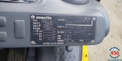 Xe nâng cũ 2,5 tấn Komatsu FD25T-16 chui container