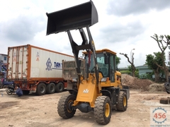 Máy xúc lật nhỏ gầu 0,6 khối Lehman. Giá rẻ nhất