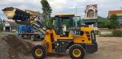 Bán Máy xúc lật nhỏ gầu 0,8 khối Lehman 922. Giá rẻ nhất