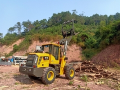 Máy xúc lật kẹp gỗ, gắp gỗ công suất 76 kW Lehman 936. Giá rẻ nhất