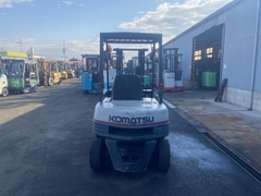 XE NÂNG DẦU KOMATSU FD20-11 430335 LH:096.235.1368