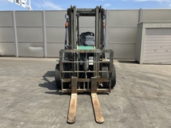 XE NÂNG DẦU NISSAN YL02M25 003702
