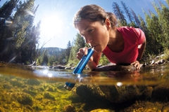 Lifestraw - ống hút lọc nước di động