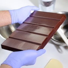 Milk Couverture Chocolate 36% / Block 1kg