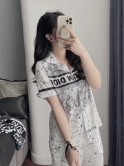 - BỘ PYJAMA NỮ HOẠ TIẾT DIO QUẦN DÀI