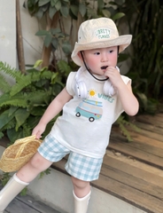 - BỘ ĐÙI BÉ TRAI ÁO BA LỖ TRẮNG SURF VIBES QUẦN KẺ XANH