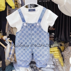 BÁN SỈ- SET YẾM BÒ ÁO PHÔNG TRẮNG GU CHÌ BÉ TRAI 2 MÀU