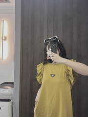 B - VÁY SUÔNG VÀNG CỐM PRADA TAY BÈO