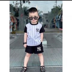 BỘ ĐÙI BÉ TRAI TRẮNG SỌC NY TAY ĐEN