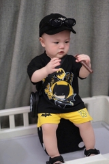 - BỘ ĐÙI BÉ TRAI ÁO ĐEN BATMAN QUẦN VÀNG