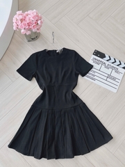 VÁY ĐEN PHỐI XOÈ XẾP LI