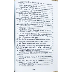 Sách - Kỹ Năng An Toàn Xử Lý Các Tình Huống Thoát Nạn, Thoát Hiểm, Sơ Cấp Cứu Trong Phòng, Chống Cháy Nổ