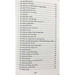 Sách -  Giáo Dục Đạo Đức, Văn Hóa Ứng Xử Trong Trường Học Và Ngoài Xã Hội