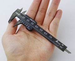 thước cặp cơ nhựa 100mm Shinwa 19515