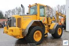 Xúc lật Volvo L90E năm 2003