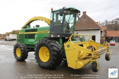 Máy băm ngô tự hành John Deere 6950