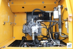 Máy xúc Volvo EC210B LC năm 2005