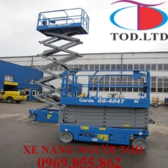XE NÂNG NGƯỜI GENIE 14M LÀM VIỆC