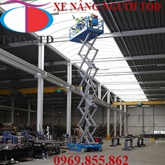 XE NÂNG NGƯỜI GENIE 14M LÀM VIỆC