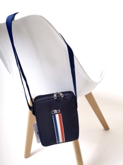Túi đeo chéo Lacoste Tricolor HL1350