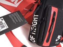 Túi đeo chéo Nike Tech HL1430