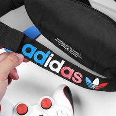 Túi bao tử Adidas Adicolor Tricolor Classic Waist Bag GN5454 HL1269