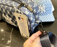 Túi chéo MLB NY Monogram Jacquard Cross Bag Denim HL1319