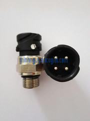 Cảm biến áp suất dầu Volvo VOE 21634021