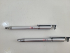Bút bi quảng cáo in logo Rikkei